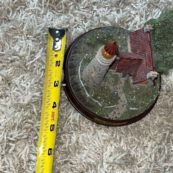 Vintage Thomas Kinkade "The Light of Peace" Lighthouse Figurine (Lights Up) - Picture 12 of 13